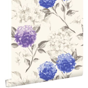 behang hortensia's diepblauw en paars van ESTAhome