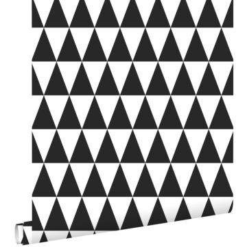 behang grafische driehoeken zwart en mat wit van ESTAhome