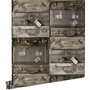 behang vintage koffers donkerbruin van ESTAhome