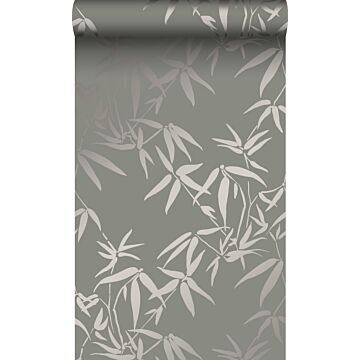 behang bamboe bladeren warm grijs van Origin Wallcoverings